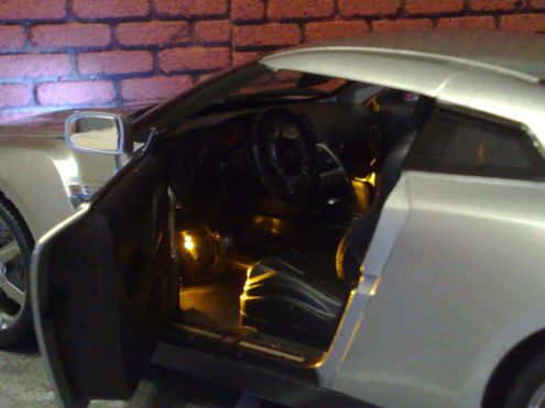 Modellino Nissan Skyline 1:18 Xenon - Foto 3