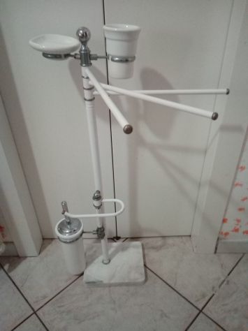 Piantana Porta Asciugamani Completa con 3 porta asciugamani - Foto 2