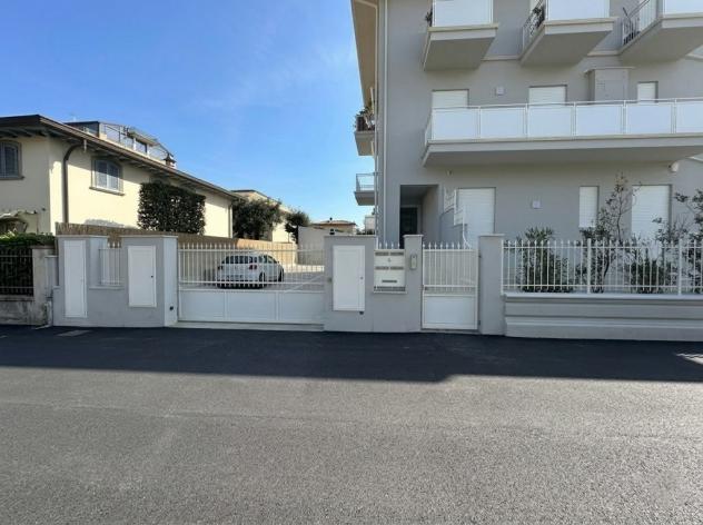 APPARTAMENTO NUOVO FRONTE MARE A MARINA DI PIETRASANTA - Foto 2