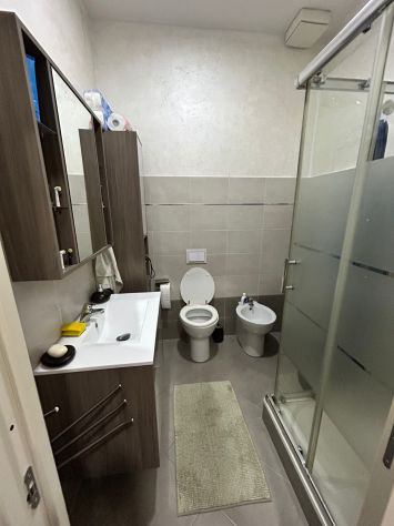 AFFITTO CAMERE IN TRILOCALE RISTRUTTURATO E ARREDATO (PARELLA da 1 giugno) - Foto 6