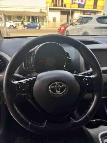 Toyota Aygo 1.0 VVT-i 69 CV 5 porte x-play TSS MMT - Foto 8
