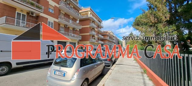 POMEZiA CENTRO BOX 30 MQ ENTRATA PEDONALE VIA ROMA - Foto 8