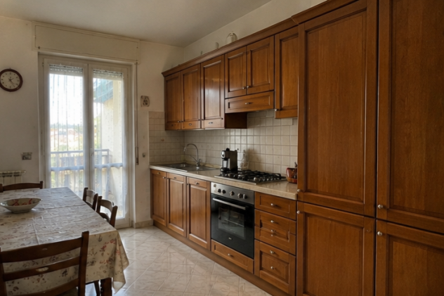 BEINASCO AMPIO TRILOCALE ARREDATO CON GIARDINETTO CONDOMINIALE