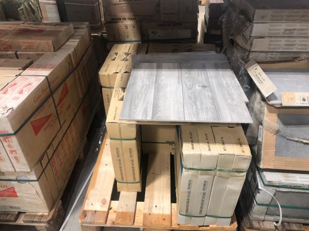 Stock di Pavimento per interni di 500 mq completamente imballato - Foto 3