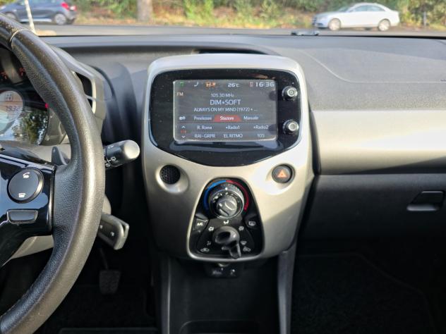 Peugeot 108 VTi 68 ETG 5 porte Allure E6B Automatica NEO 2016 - Foto 10