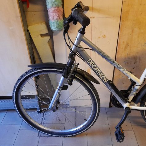 Bicicletta Decathlon Rochrider 26" accessoriata - Foto 5