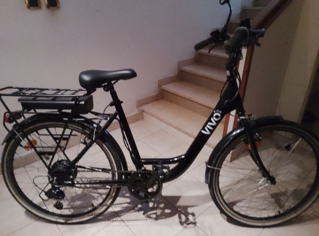 bicicletta elettrica pedalata assistita usata. Praticamente nuova Mod. E-BIKE 40