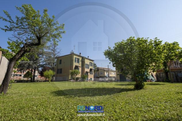 RIF. VIL6247 - SANTA GIULETTA - Villa singola di 5 locali e doppi servizi. Giardino, box auto e cantina.