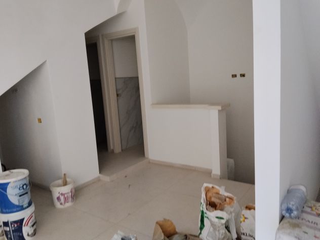 Acerra, Via Soriano: locale commerciale 2 vetrine, 2 accessi, deposito e p.auto - Foto 6