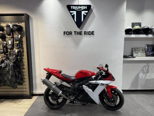 YAMAHA YZF R1 . rif. 23447163