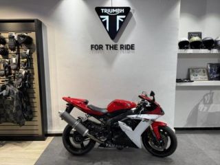 YAMAHA YZF R1 . rif. 23447163