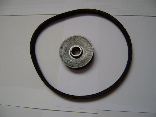 Vendo per motore Morini o Minarelli 3 marce 50 cc puleggia + cinghia