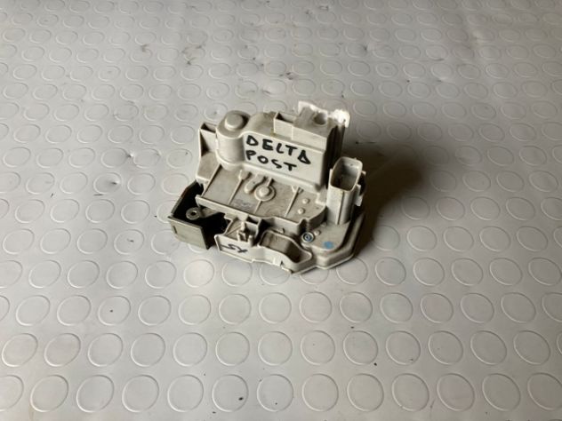 Chiusura centralizzata posteriore SX Lancia Delta del 2012 (518785590)