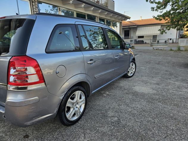 Opel Zafira II 1.9 cdti Cosmo 120cv Kw 88 - Foto 5