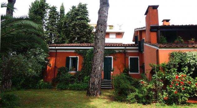 Villa in vendita a Avenza - Carrara 340 mq Rif: 1240156 - Foto 9