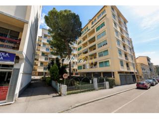 APPARTAMENTO di 4 vani e di 90 mq (FIRENZE) rif. ANA/590