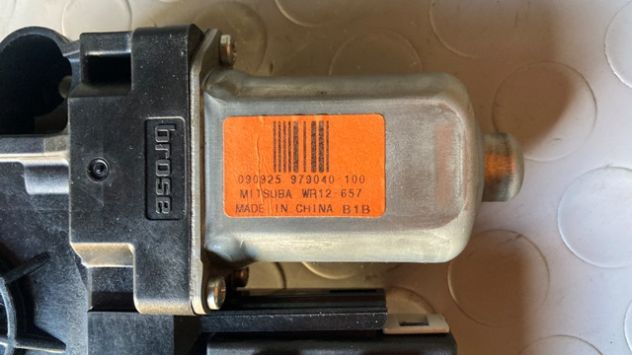 Motorino alzacristallo posteriore DX Ford Kuga del 2011 (7M5T-14B534-CD) - Foto 4
