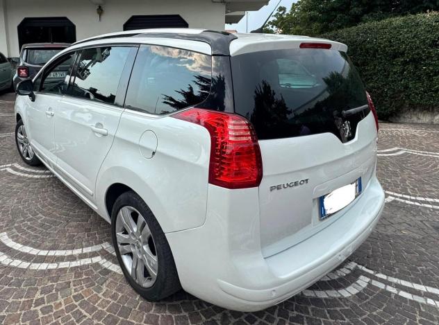 PEUGEOT 5008 1.6 HDi 112CV Allure Camb autom - Foto 2
