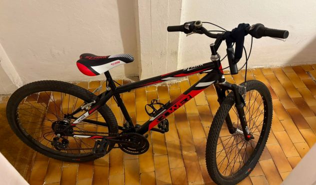 Vendesi biciclette Mountain Bike in buono stato, utilizzate poco e sempre tenute - Foto 3