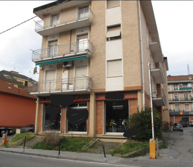 3 Vetrine in vendita a Serra Riccò