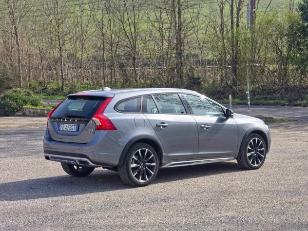 Volvo V60 Cross Country CV-150 D3 Geartronic Summum 2016-E6 Automatico - Foto 6