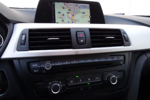 BMW Serie 3 318d Touring Business aut. - Foto 9