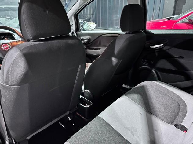 Fiat Punto Benzina Neopatentati 5 porte posti - Foto 9