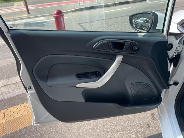 Ford Fiesta 1.4 TDCi 68CV 5 porte Titanium/GARANZIA - Foto 8