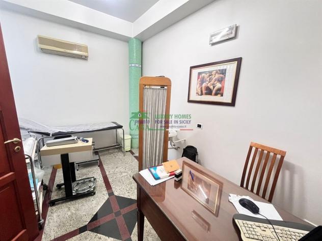 Rif:2746 - Locale su due livelli con terrazzino – Soluzione versatile per ufficio, studio o futura trasformazione, Comiso - Foto 9