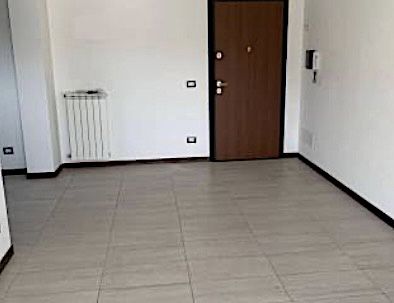 GUIDONIA BILOCALE NON ARREDATO CON TERRAZZO PRIVATO - Foto 2