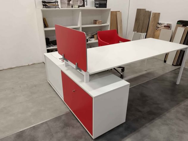 Scrivanie da ufficio con scaffale e sedia - Foto 4