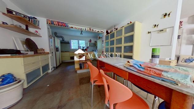 CASA INDIPENDENTE di 9 vani e di 330 mq (MONTEBELLUNA) rif. DG314A - Foto 4