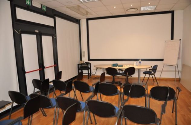 PADOVA EST – UFFICIO PIANO TERRA CON GARAGE E GRANDE VISIBILITÀ - Foto 4