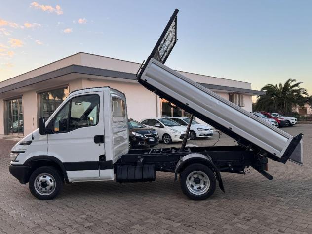 IVECO Daily 35C12 RIBALTABILE TRILATERALE NO IVA - Foto 8