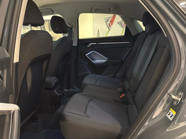 Audi Q3 SPB 45TFSIe PHEV S tronic Bus. Plus Navi LED 18” - Foto 8