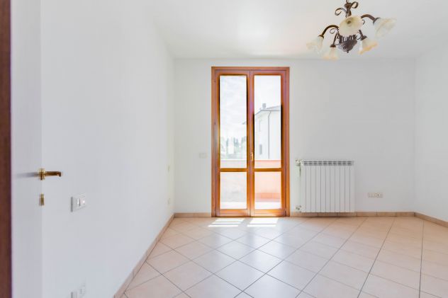 VILLETTA ANGOLARE CON 600 MQ DI GIARDINO, SUBITO LIBERA! - Foto 7