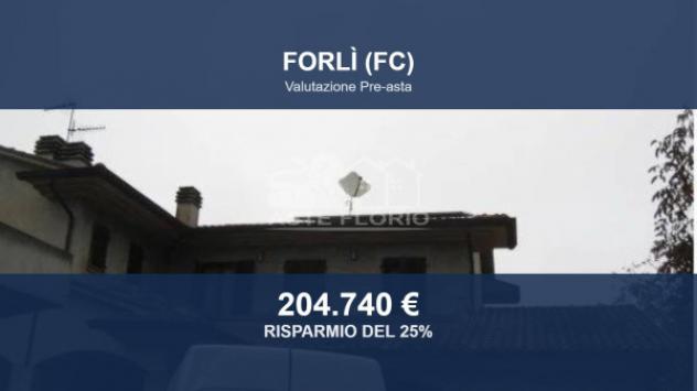 Immobile in asta di 159 m² con più di 5 locali e box auto in vendita a Forlì