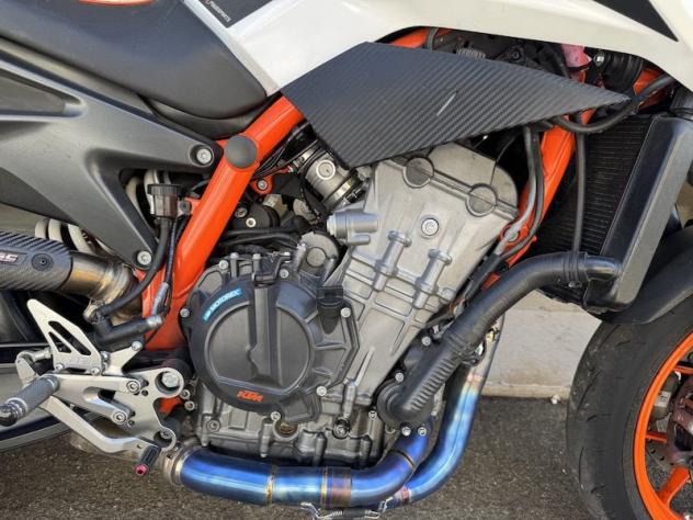 KTM 890 Duke R - Foto 8
