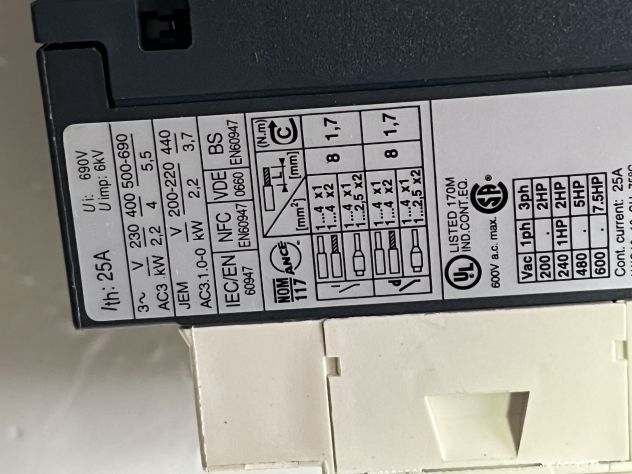 28Y Contattore Schneider LC1D-09 - Foto 6