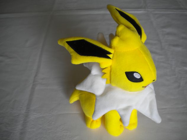 PUPAZZO POKEMON ORIGINALE-25cm DA GIOCO E COLLEZIONE - Foto 2