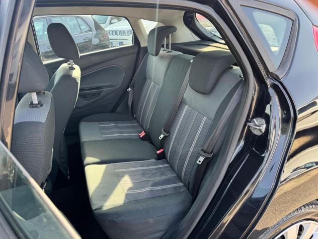 Ford Fiesta 1.4 BENZ 97CV AUTOMATICA 5P 2010 - Foto 6