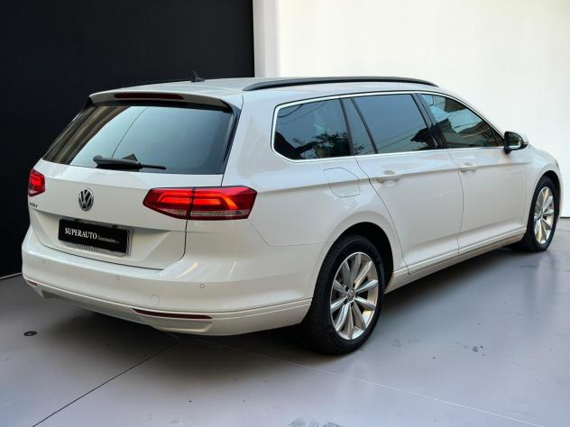 Volkswagen Passat Variant 2.0 TDI DSG Executive BlueMotion Tech. - Foto 4