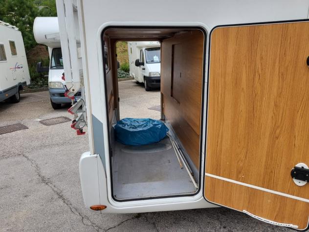 CAMPER RIMOR FORD MANSARDATO 7 POSTI DOPPIA DINETTE LETTI CASTELLO CLIMATIZZATORE GARAGE GENERALI USATO - Foto 10