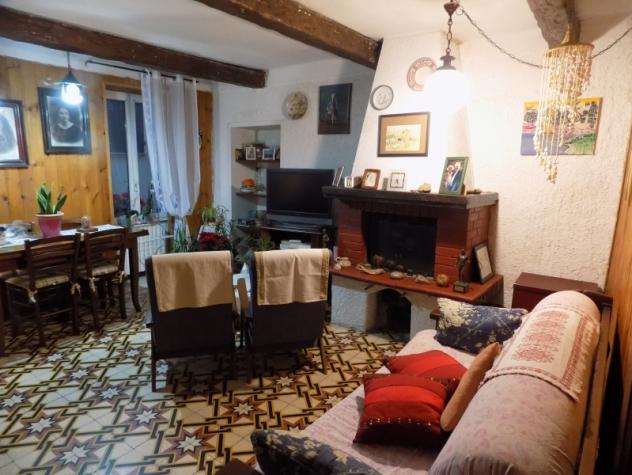 VENDESI Casa semi indipendente 200 mq TOTALI A Conio , frazione di Borgomaro , con cantina, corte e rustico e grande locale da dividere - Foto 2