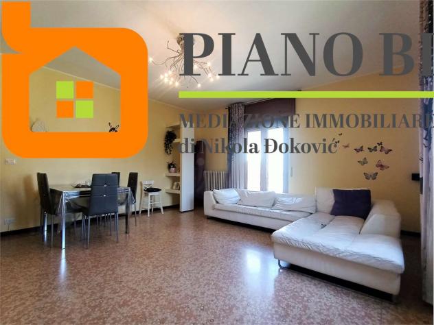 V000462 - APPARTAMENTO CON 3 CAMERE, BOX E SOLAIO - Foto 2
