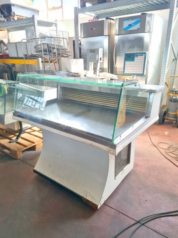 VETRINA FRIGO CARRELLATA X MERCATINI USATA