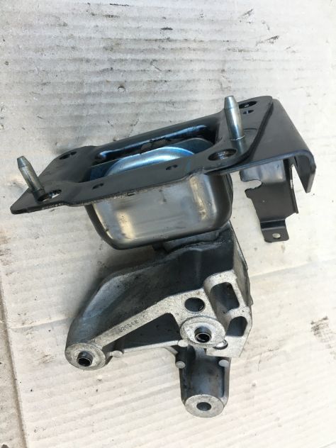 Supporto motore Sinistro / SX Citroen C3 1.1 Benzina 1 serie 08