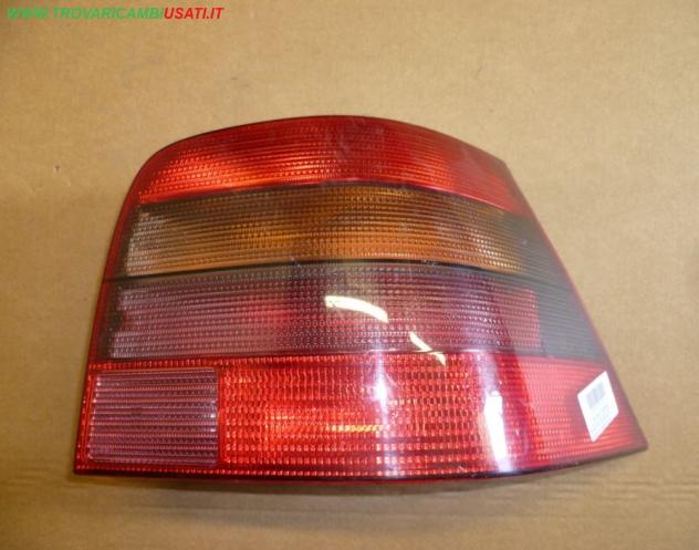 FANALE POST.D.(versione con indicatore di direzione brunito) VOLKSWAGEN GOLF (1J/1E)  Parti elettriche  Fanaleria  Fanali  Fanale post. sx. VOLKSWAGEN