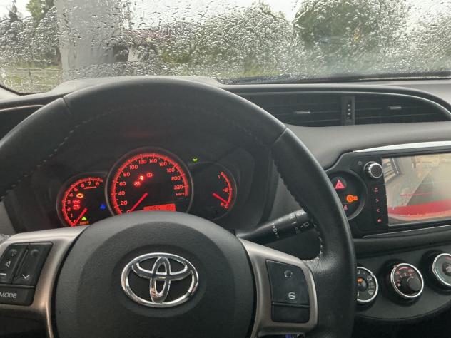 Toyota Yaris 1.0.GPL. 5 porte Lounge - Foto 7