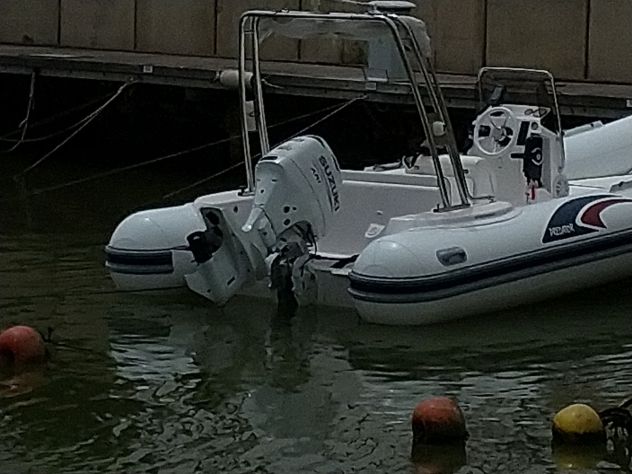 Gommone Predator 5,70 anno 2014 con motore 4t Suzuki 40 Ari - Foto 6